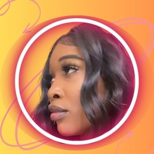 Heyy 👋 l’m your Personal Posher, Erika ! Nice to meet you 🤗